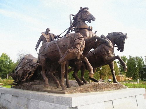 Памятник почтовой тройке - г. Ленск